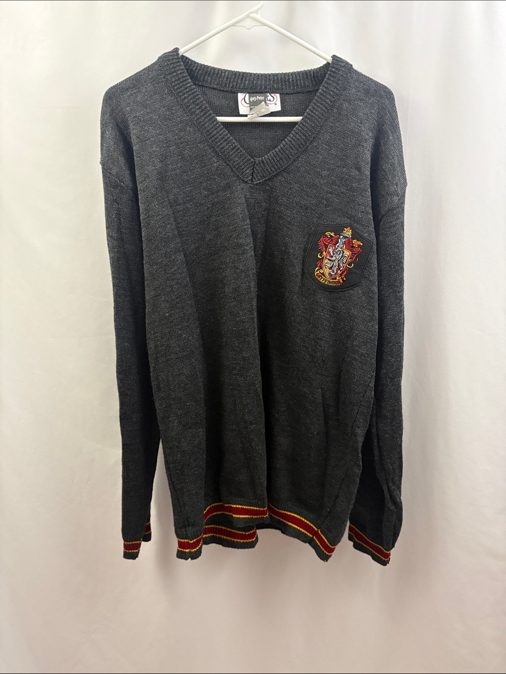 Harry Potter Gryffindor Sweater V-Neck Pullover Knit Collegiate Adult X-Large - Picture 3 of 9